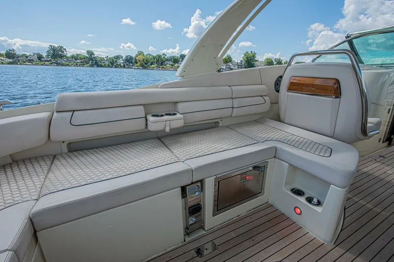 Full Circle Yacht Photos Pics 2022 Chris-craft Launch 35 Gt - Image 42