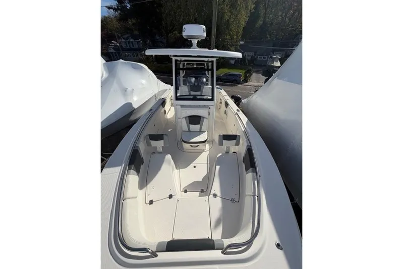 Robalo 272 Yacht Photos Pics 2022 Robalo R272 Center Console boat with spacious seating and modern design.