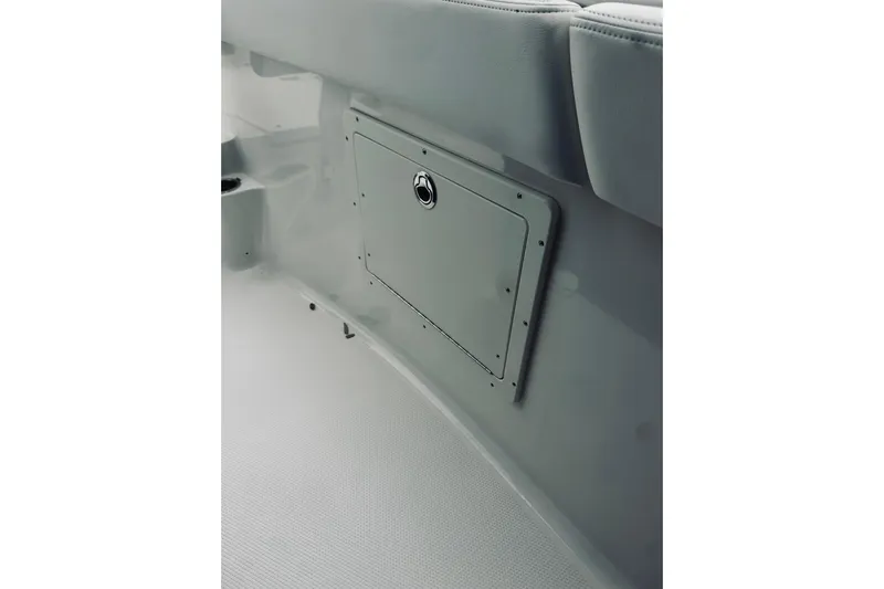 Robalo 272 Yacht Photos Pics 2022 Robalo R272 Center Console interior storage compartment detail.