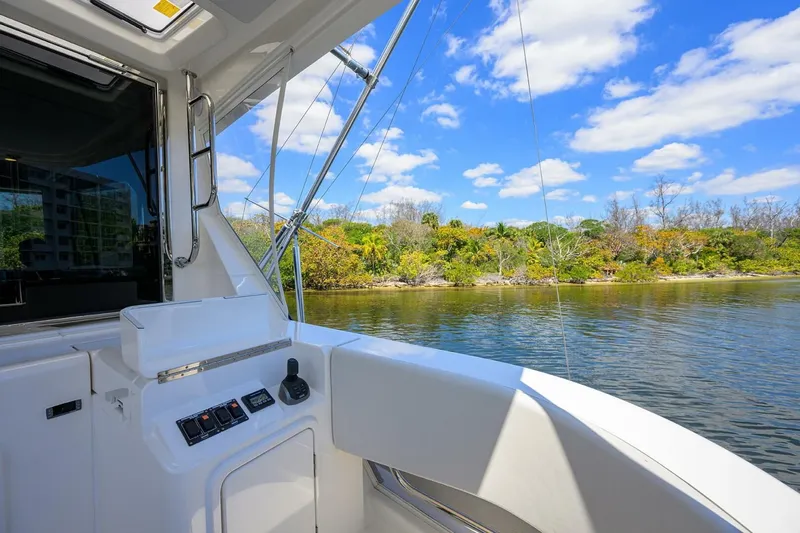  Yacht Photos Pics 2024 Riviera 58 Sports Motor Yacht - Image 66