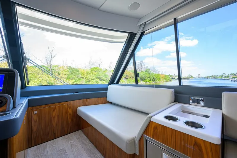  Yacht Photos Pics 2024 Riviera 58 Sports Motor Yacht - Image 58