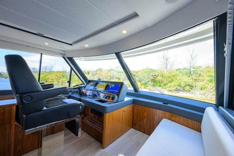  Yacht Photos Pics 2024 Riviera 58 Sports Motor Yacht - Image 59