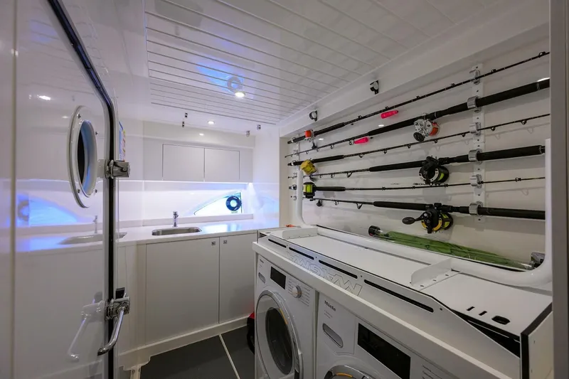  Yacht Photos Pics 2024 Riviera 58 Sports Motor Yacht - Image 107