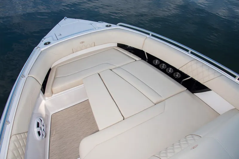  Yacht Photos Pics Manufacturer Provided Image: 2019 Regal 33 SAV boat with spacious, luxurious bow seating.
