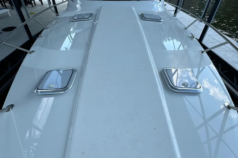  Yacht Photos Pics 2020 Formula 370 SS boat deck with sleek design and chrome accents.