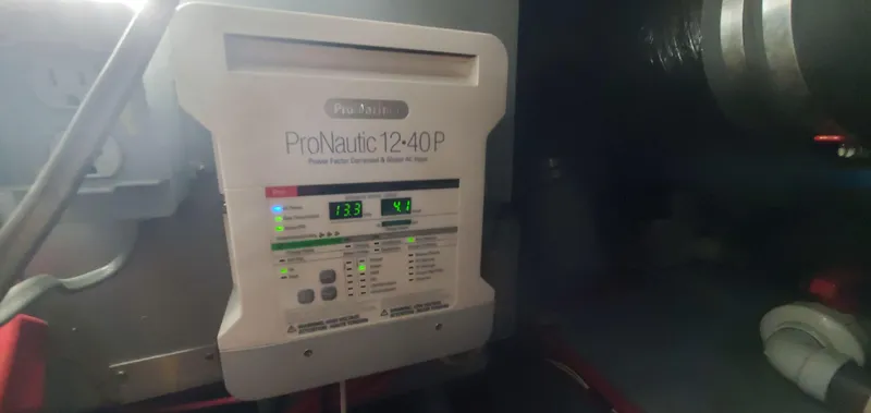 Callie B Yacht Photos Pics ProNautic 12-40P marine battery charger in 2001 Sea Ray 400 Sedan Bridge.