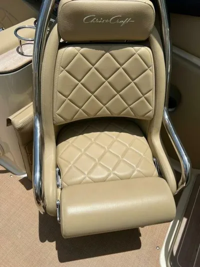  Yacht Photos Pics 2017 Chris-craft Corsair 28 - Image 7