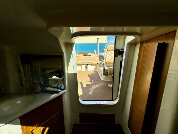  Yacht Photos Pics 2017 Chris-craft Corsair 28 - Image 13