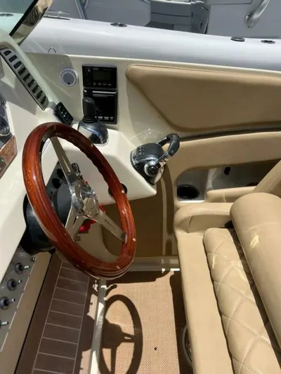  Yacht Photos Pics 2017 Chris-craft Corsair 28 - Image 11