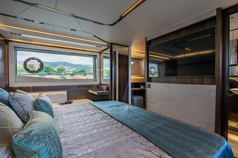  Yacht Photos Pics 2026 Sunseeker 65 Sport Yacht - Image 8