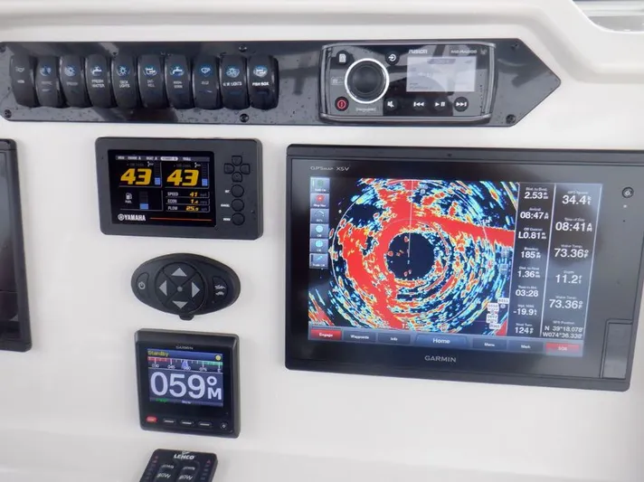  Yacht Photos Pics 2017 Sailfish 290 CC navigation system with Garmin display.