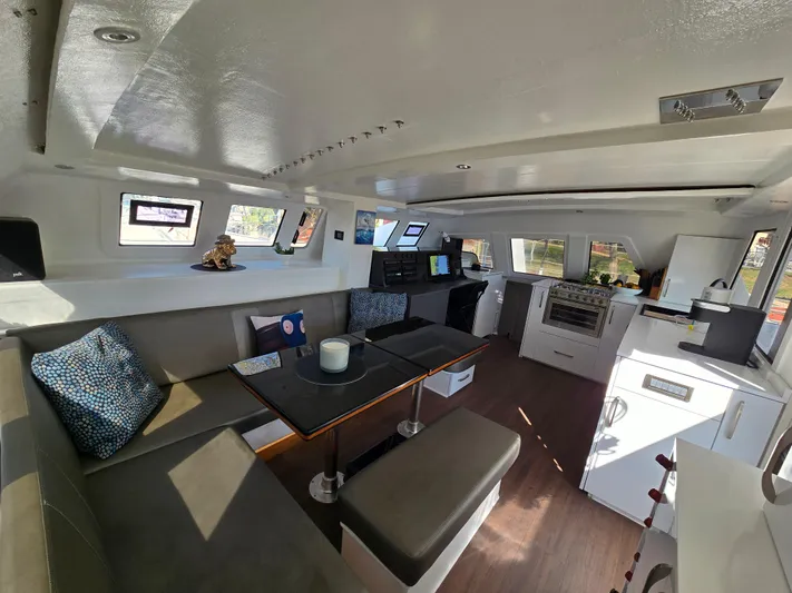 Universe Yacht Photos Pics 