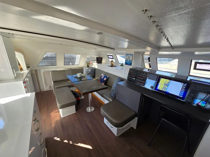 Universe Yacht Photos Pics 