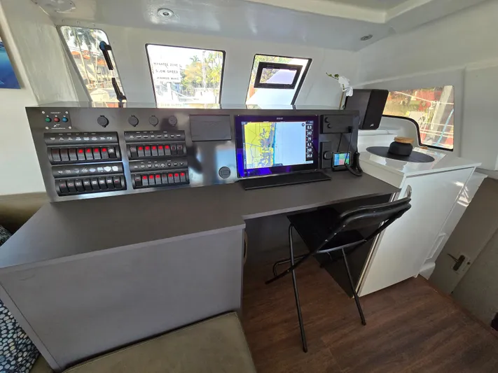 Universe Yacht Photos Pics 