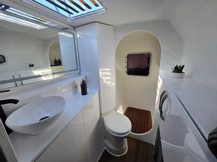 Universe Yacht Photos Pics 