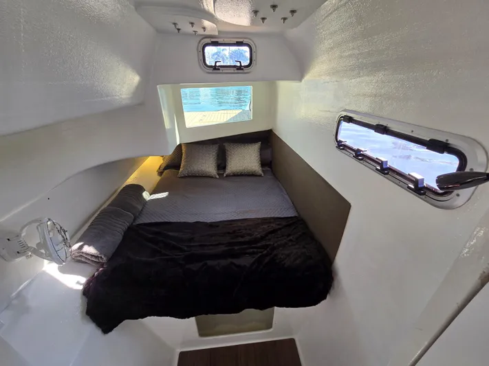 Universe Yacht Photos Pics 