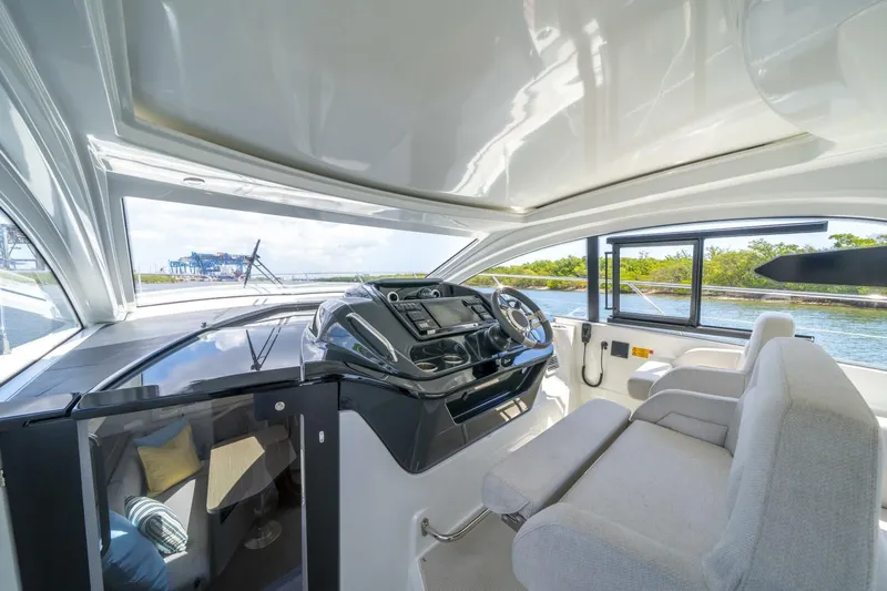  Yacht Photos Pics 2024 Beneteau Gran Turismo 41 - Image 23