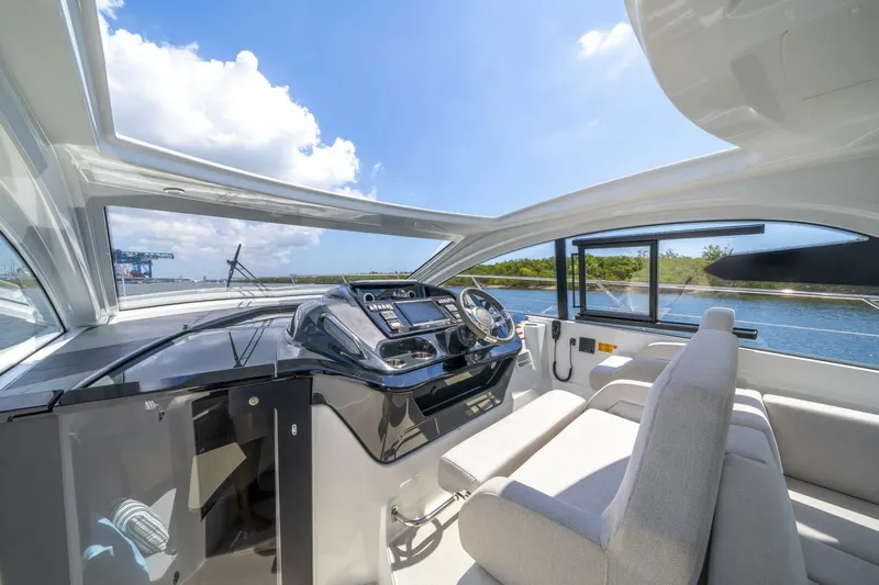  Yacht Photos Pics 2024 Beneteau Gran Turismo 41 - Image 28