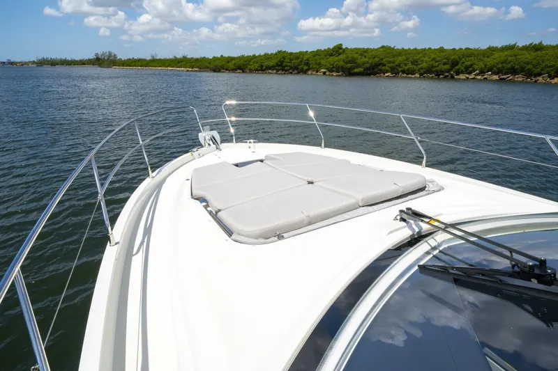  Yacht Photos Pics 2024 Beneteau Gran Turismo 41 - Image 9