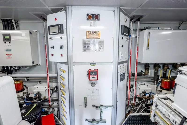 Simplicity Yacht Photos Pics 