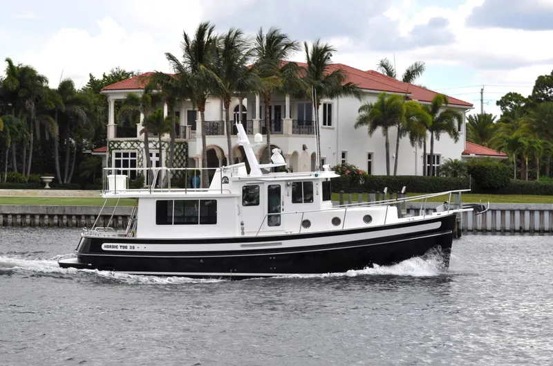 Phyllis D Yacht Photos Pics 
