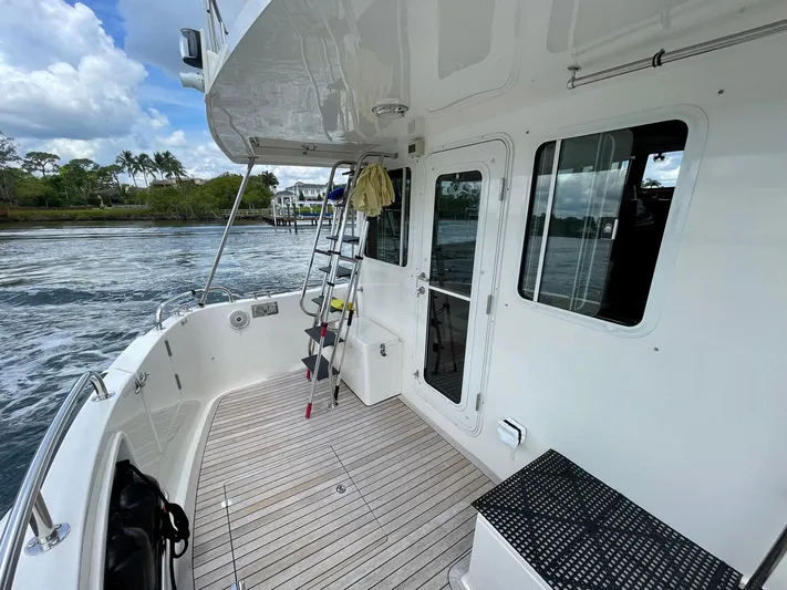 Phyllis D Yacht Photos Pics 