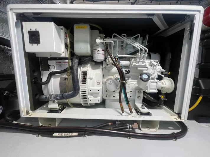 Phyllis D Yacht Photos Pics 