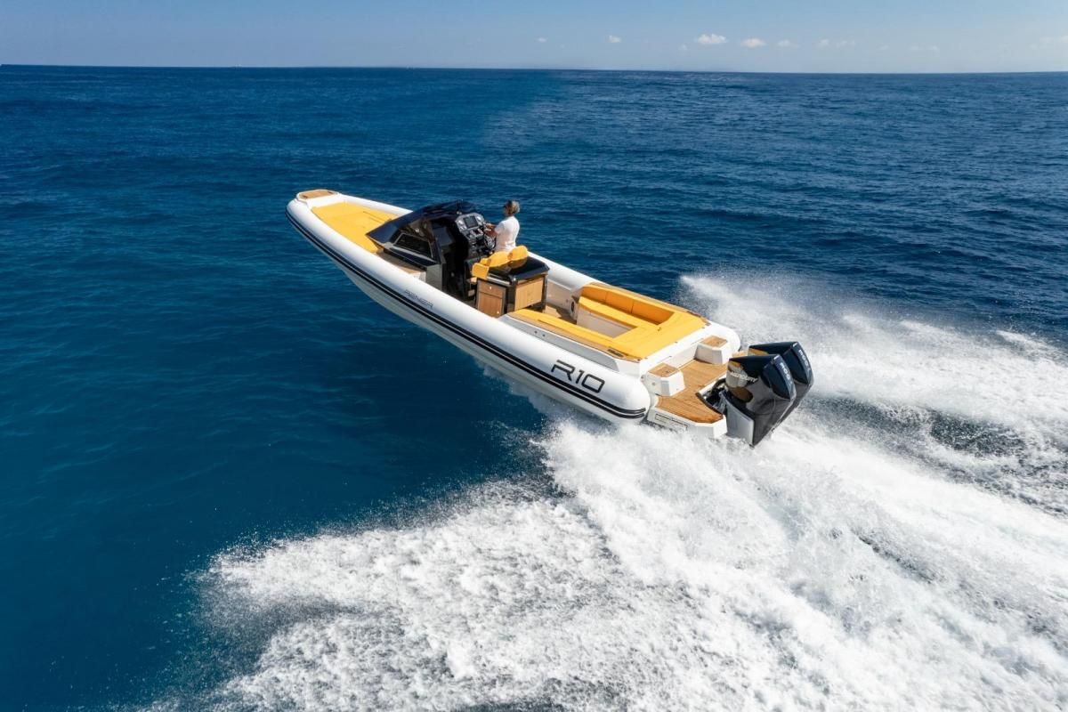 2023 Renier R10 CABIN TOURER