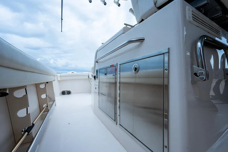 Pura Vida Yacht Photos Pics 