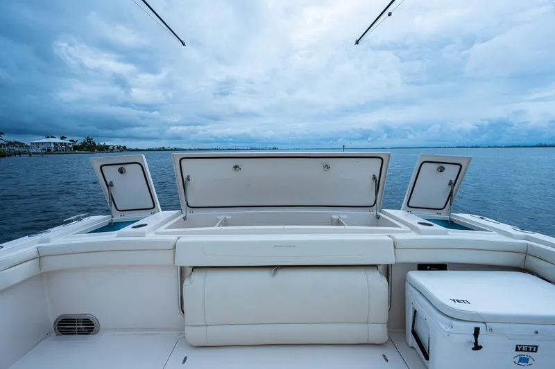 Pura Vida Yacht Photos Pics 