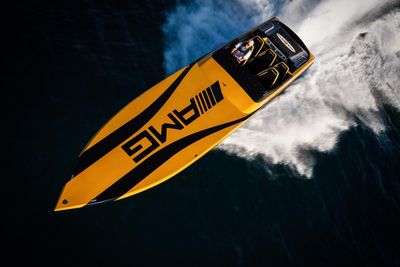 Cigarette 50 Marauder AMG