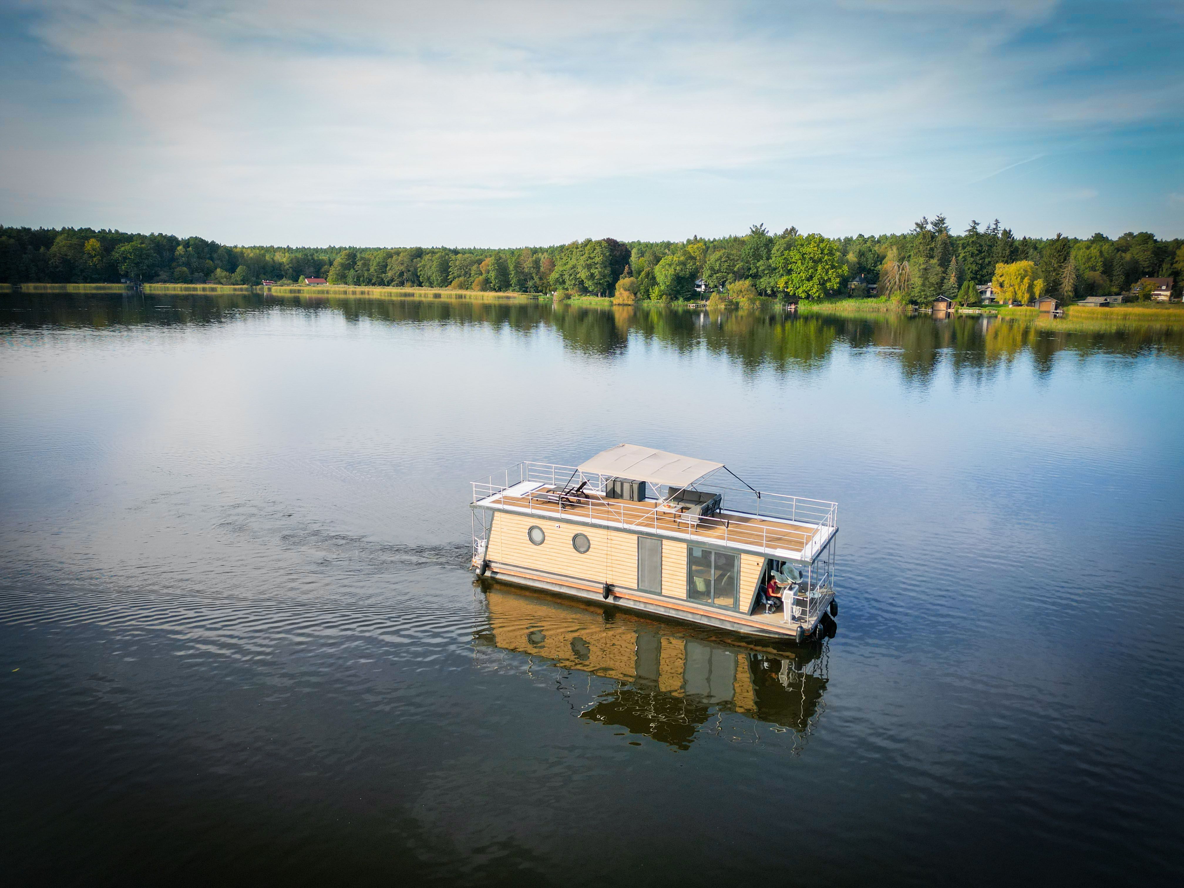 2022 Woma Houseboat D13