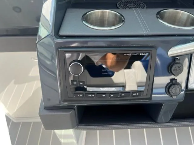  Yacht Photos Pics 2022 Formula 400 Super Sport Crossover dashboard with Rockford Fosgate audio system.