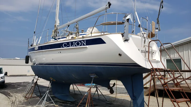 C-lion Yacht Photos Pics 