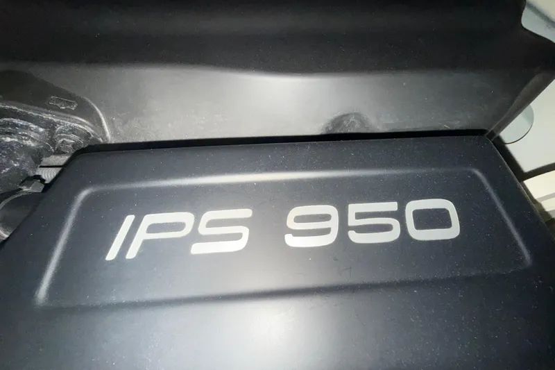 Habibi Yacht Photos Pics Engine cover of a 2017 Belize 54 Daybridge with IPS 950 marking.