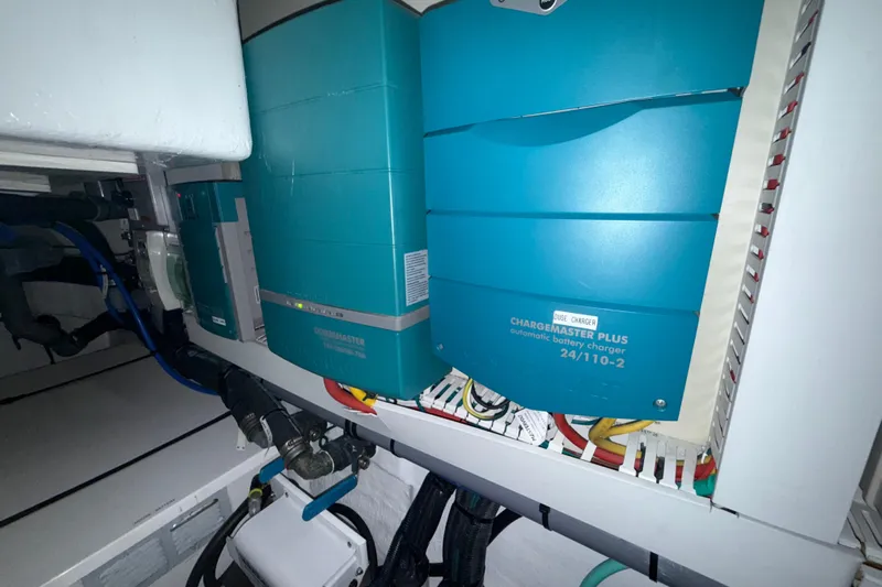 Habibi Yacht Photos Pics Electrical system of 2017 Belize 54 Daybridge with ChargeMaster Plus battery charger.