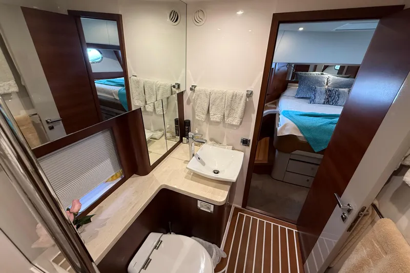 Habibi Yacht Photos Pics Luxurious bathroom and bedroom interior of 2017 Belize 54 Daybridge yacht.