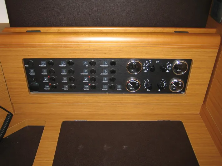 Yacht Photos Pics 12 & 24v electrical panel