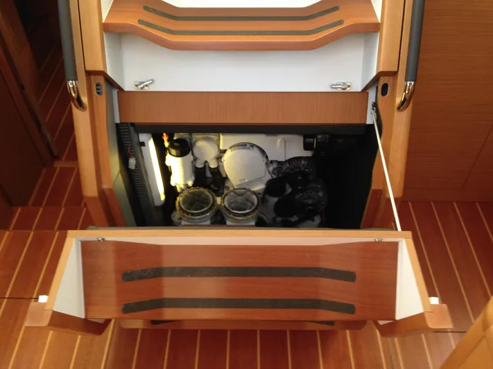  Yacht Photos Pics Engine Access of 4 access points