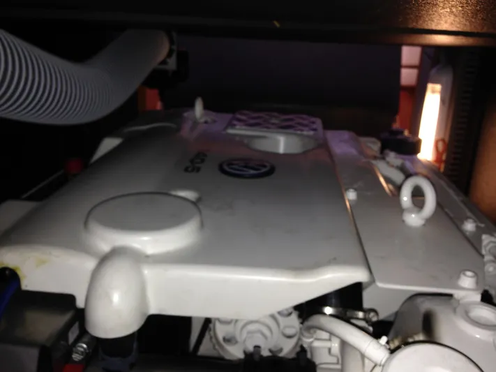  Yacht Photos Pics Top of engine