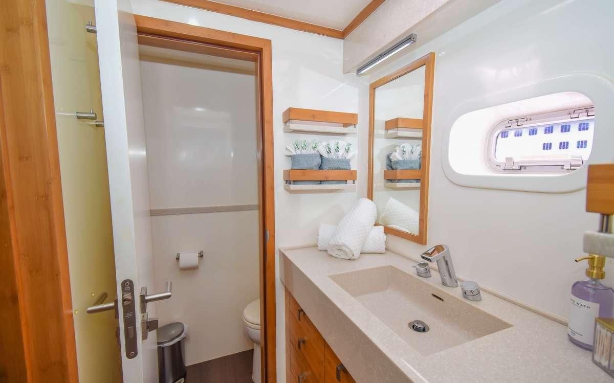 2011 Sunreef 68 