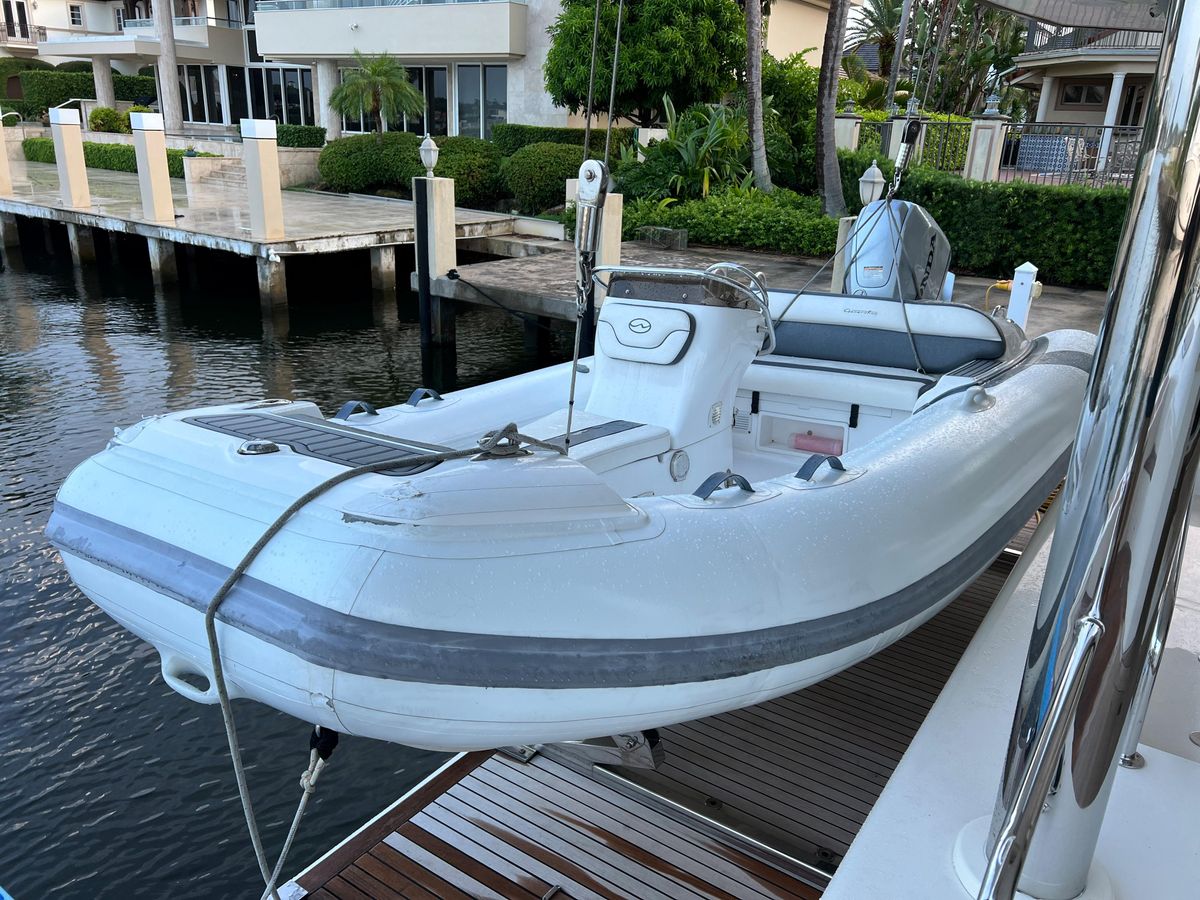 2011 Sunreef 68 