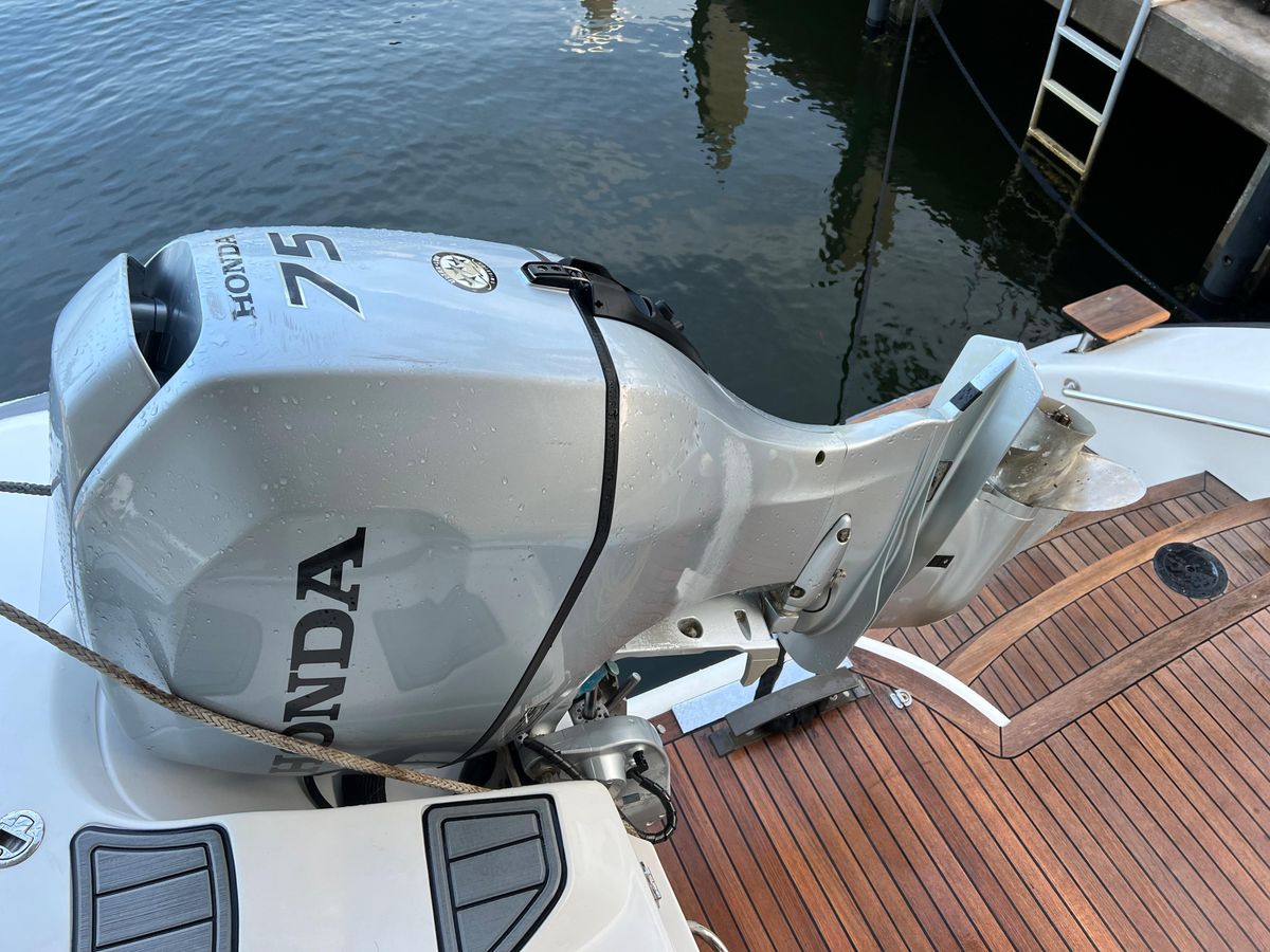 2011 Sunreef 68 