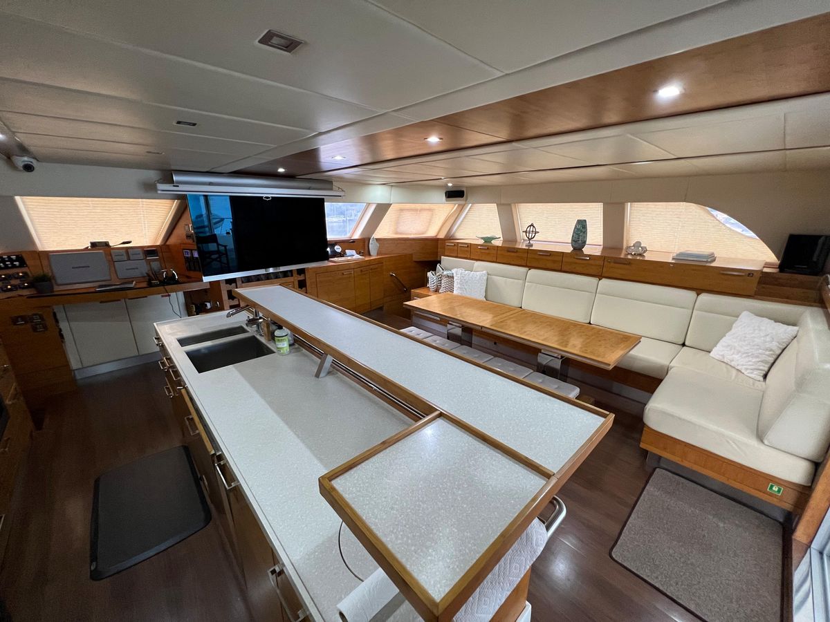 2011 Sunreef 68 