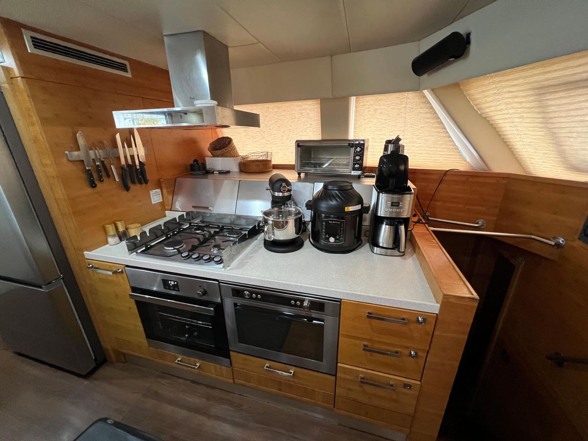 2011 Sunreef 68 