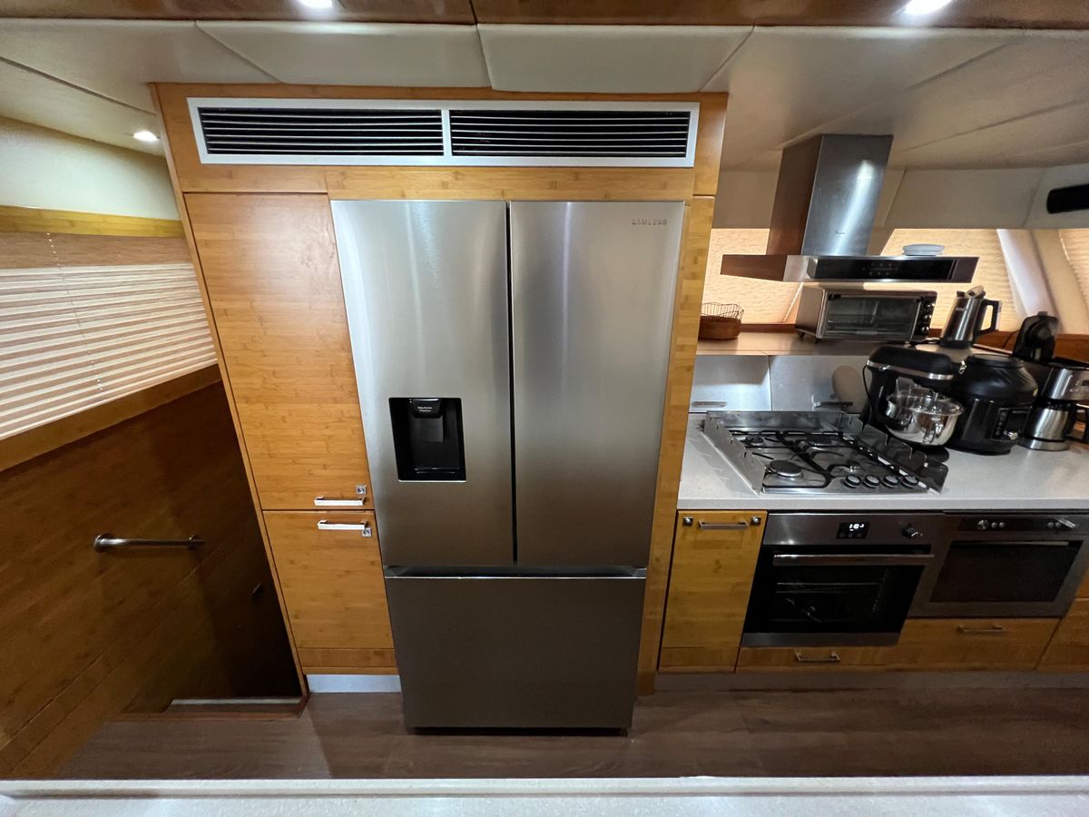 2011 Sunreef 68 
