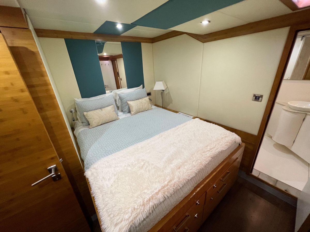 2011 Sunreef 68 