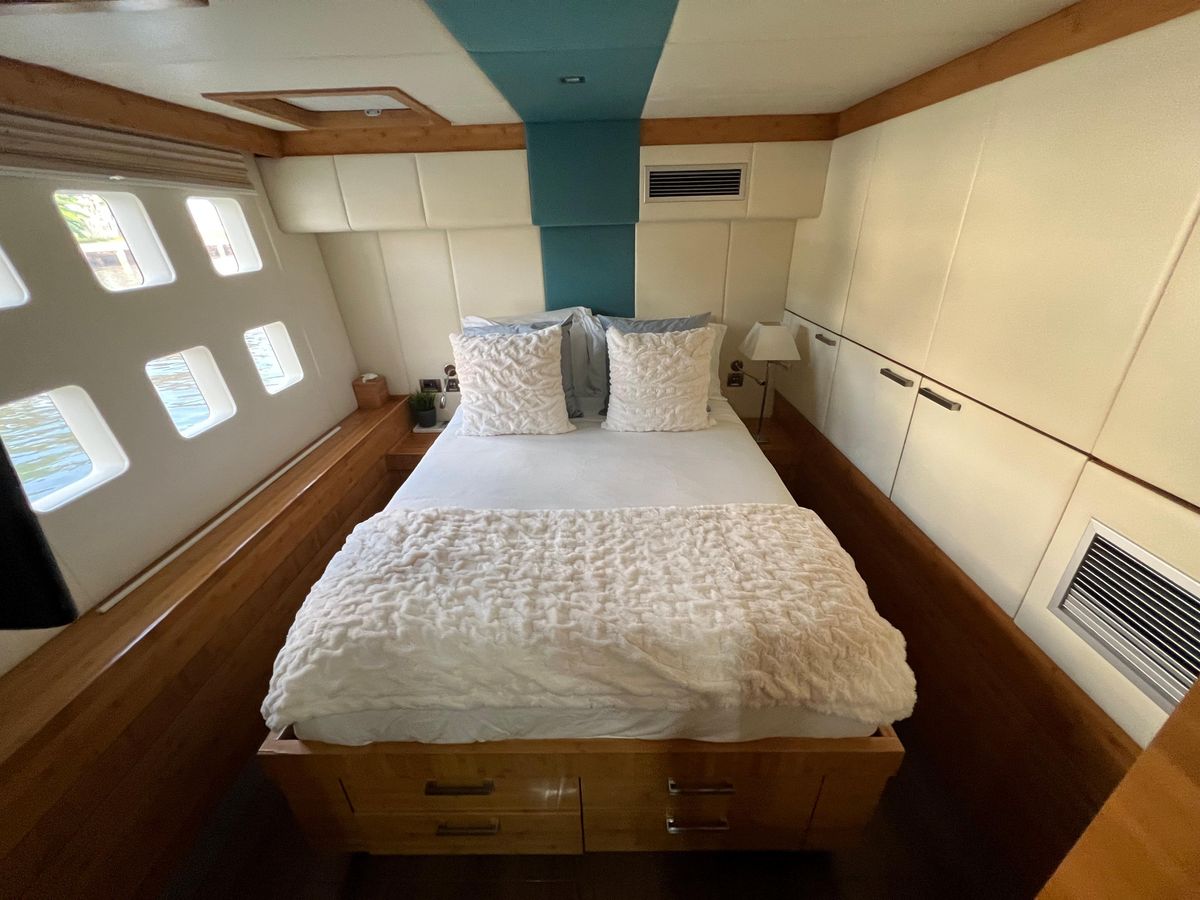 2011 Sunreef 68 