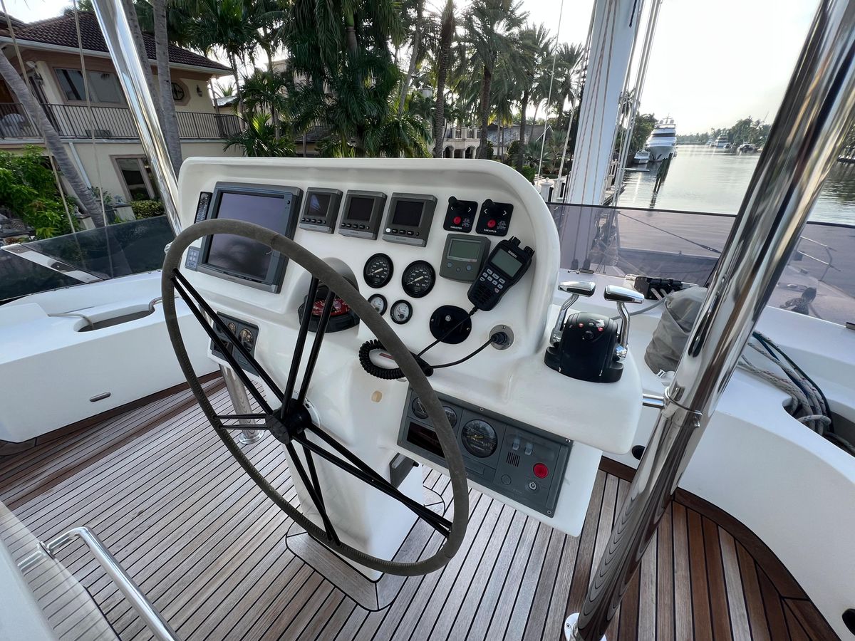 2011 Sunreef 68 