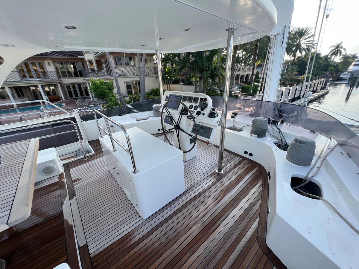 2011 Sunreef 68 